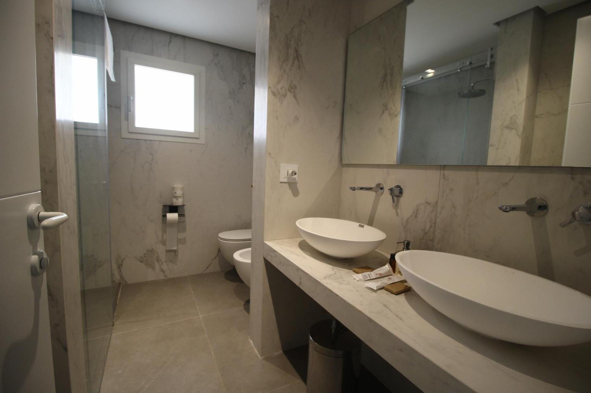 Hotel Lo Scoglio Porto Cesareo Exterior photo